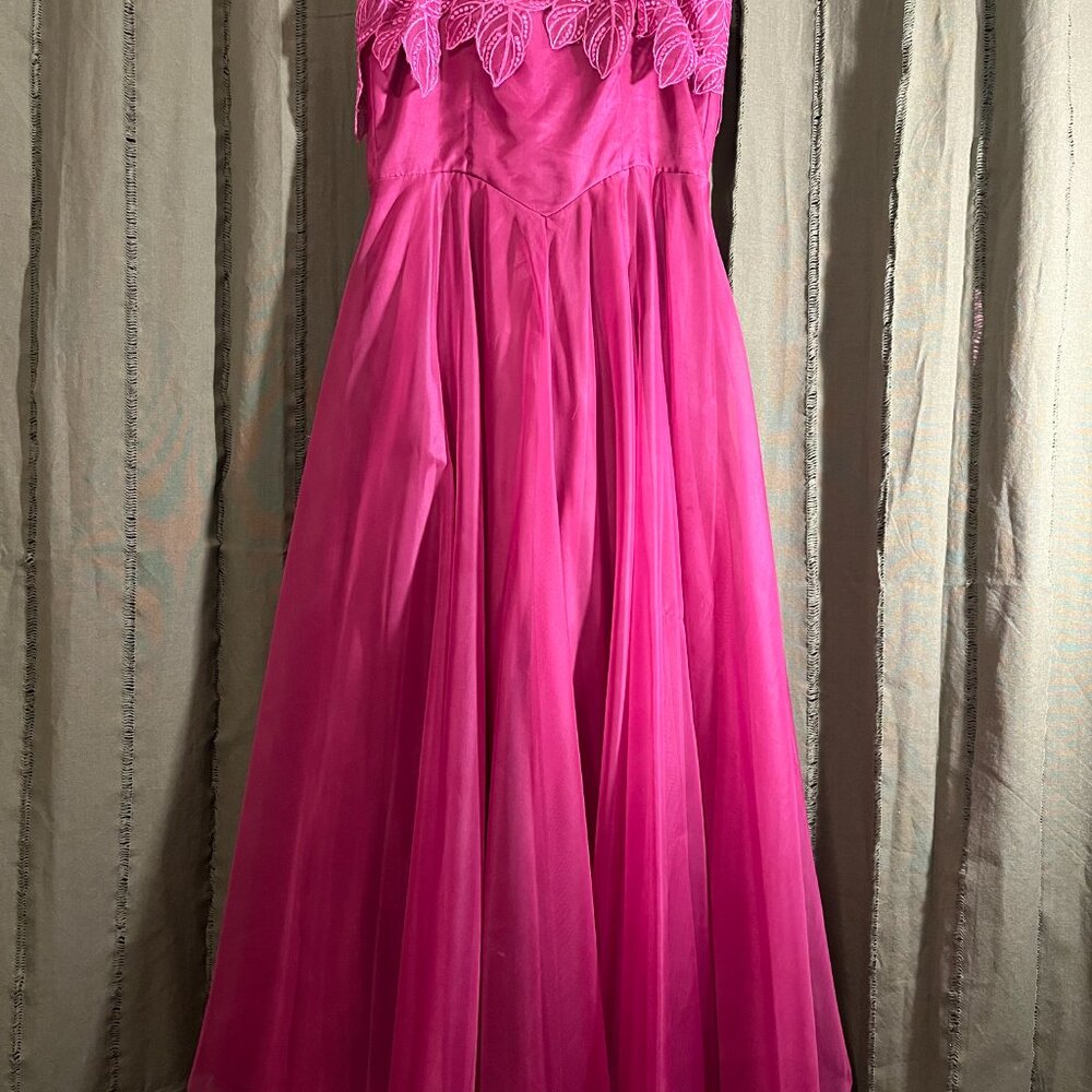 💗 Vintage Pink Chiffon Prom Dress | 70s 80s Floral Appliqué Formal Gown